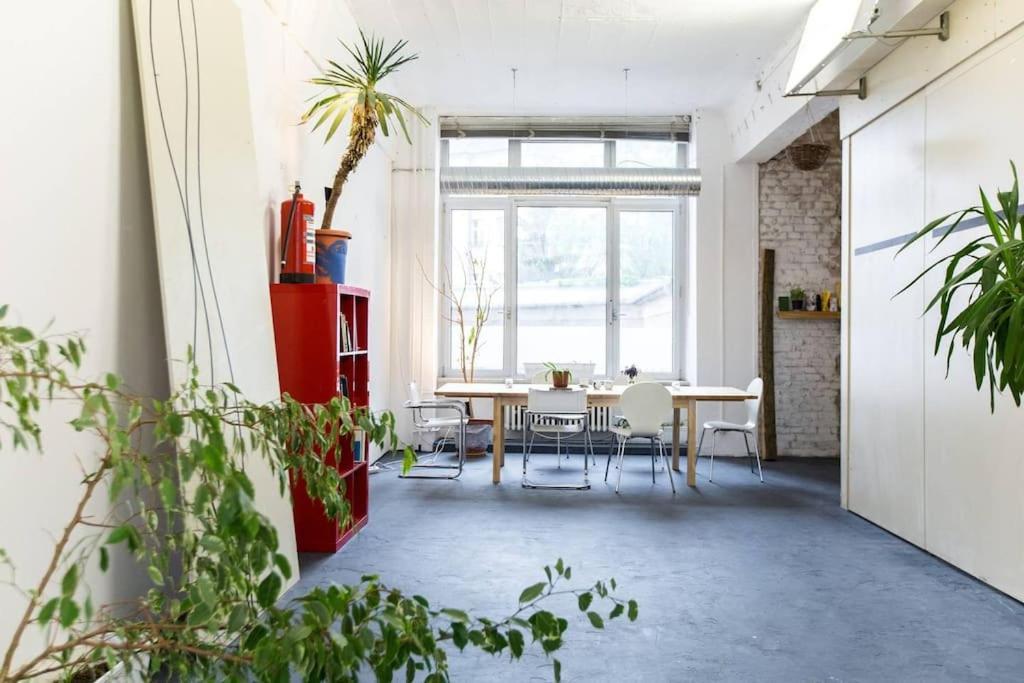 Апартаменты 200Qm Loft For Friends And Family - On The Spree! Берлин Экстерьер фото